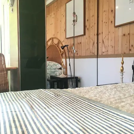 Maison Mademoiselle Apartment